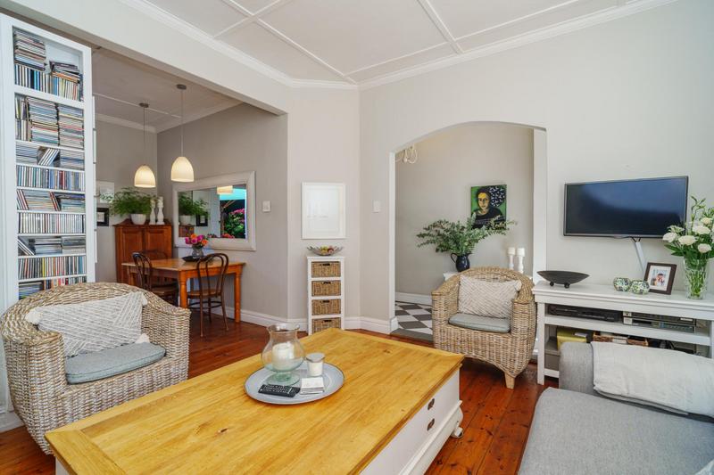 2 Bedroom Property for Sale in Wynberg Upper Western Cape